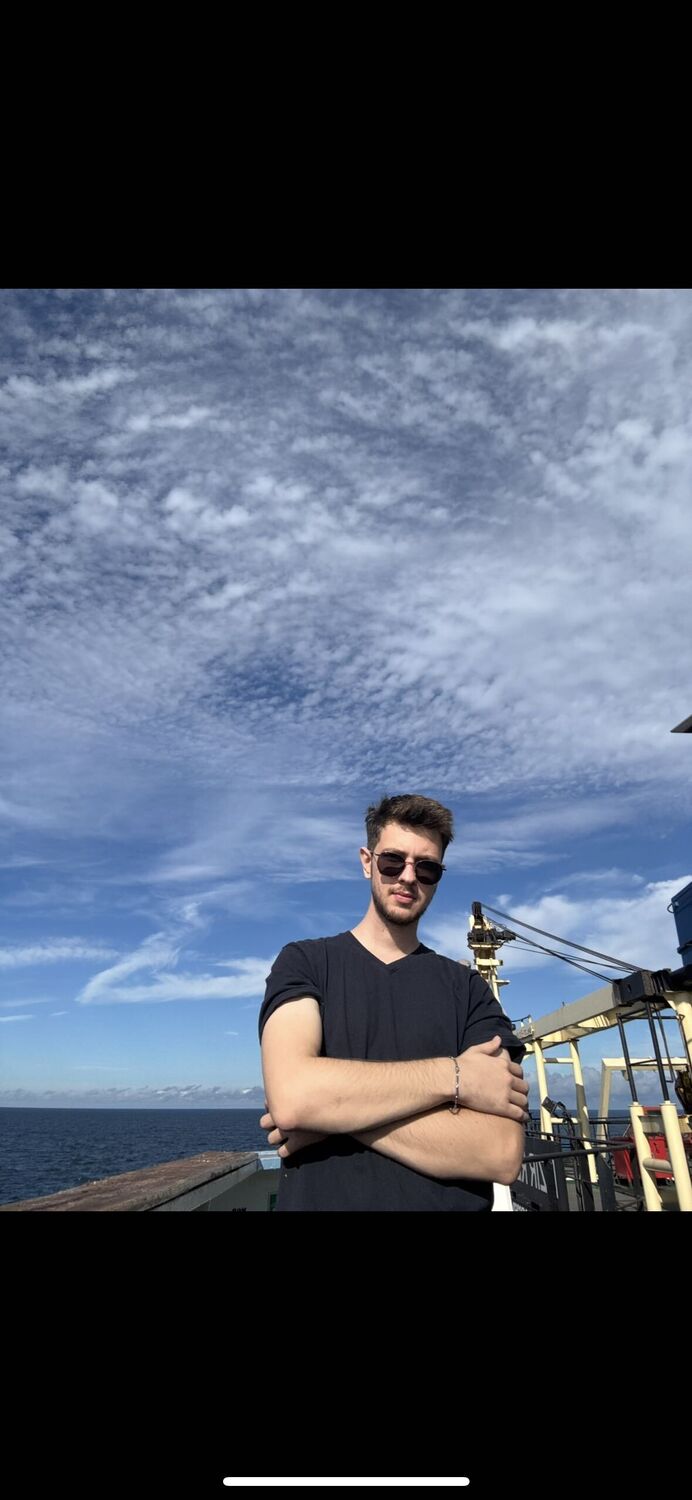  54666234  Emin, 24 ,    Roubaix