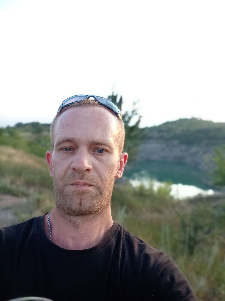  54627094  Anton, 39 ,    