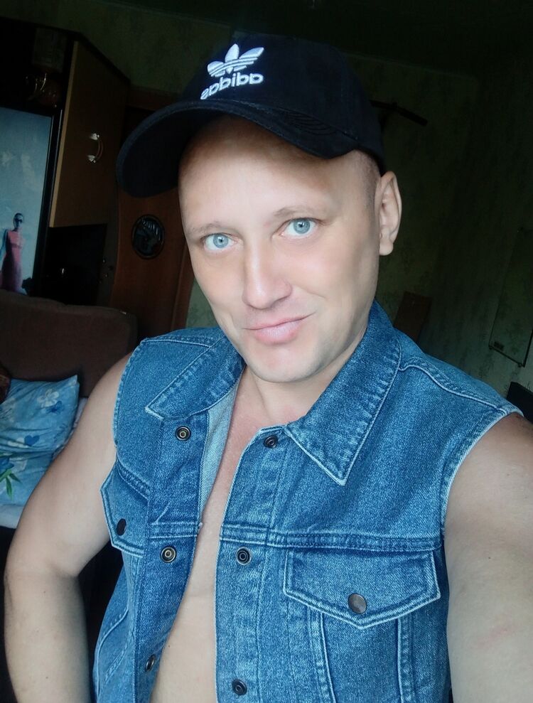  52757834  , 44 ,    