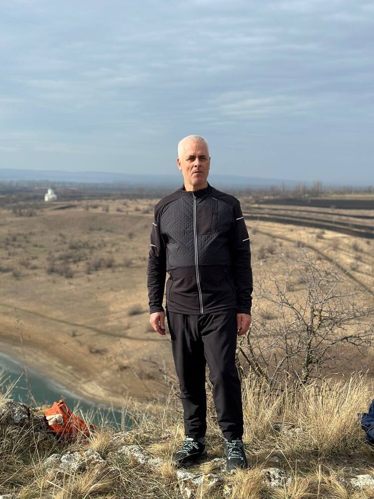  ,   Anatolii, 61 ,   c 