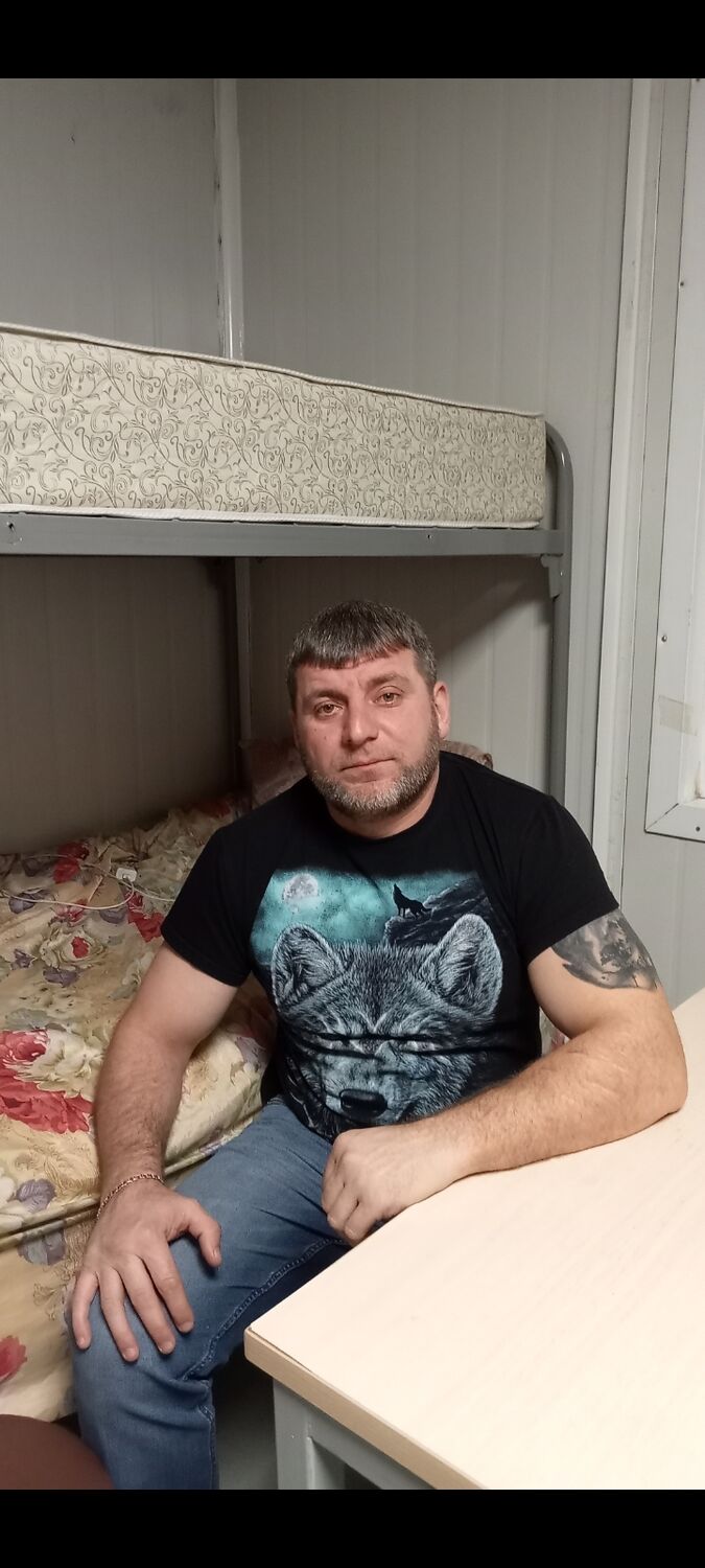  31330244  Anar, 42 ,    