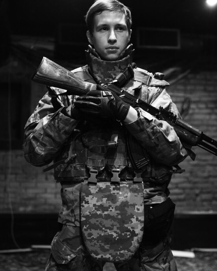 ���������� ����, ���� ����� Adolf, 24 ����, ������������ ��� ������, ����� � ���������