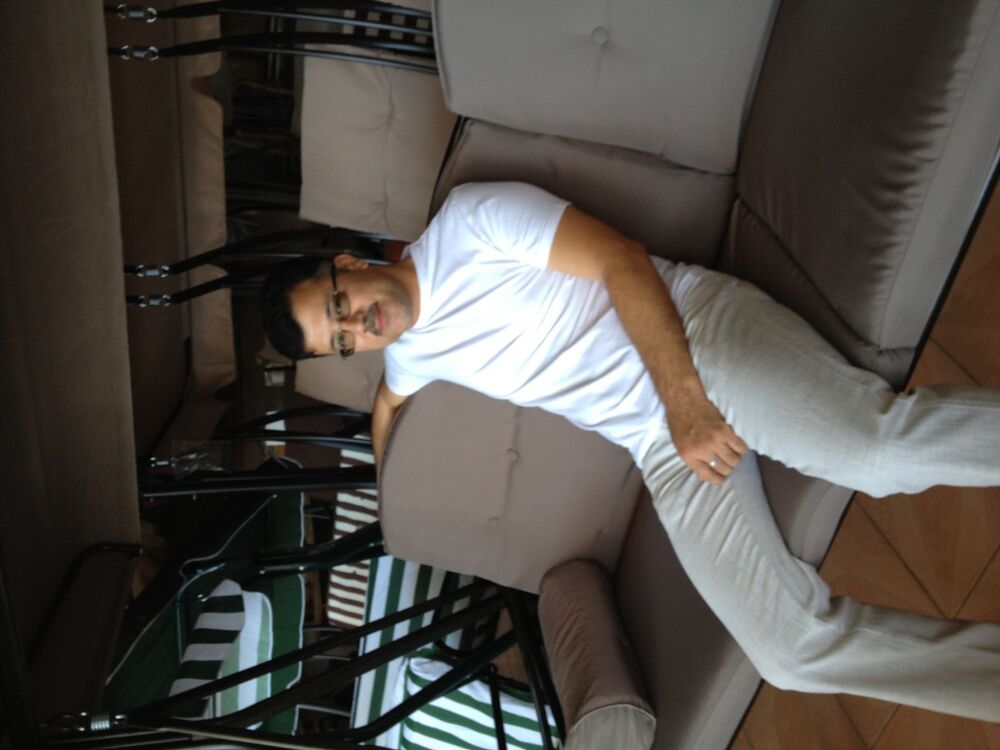  4923494  Emir, 52 ,    