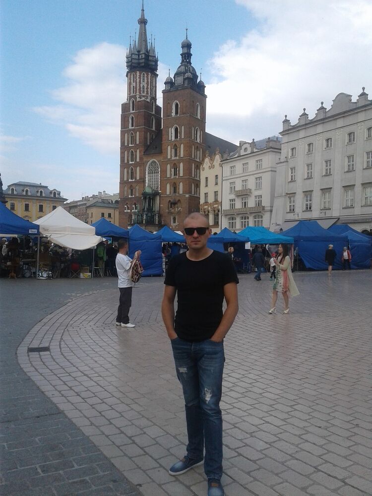  10684994  Pavel, 39 ,    
