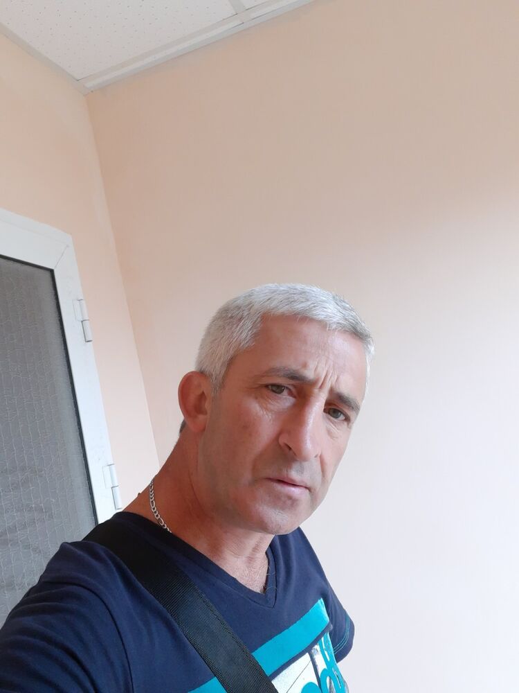  16640114  Aleks, 52 ,    