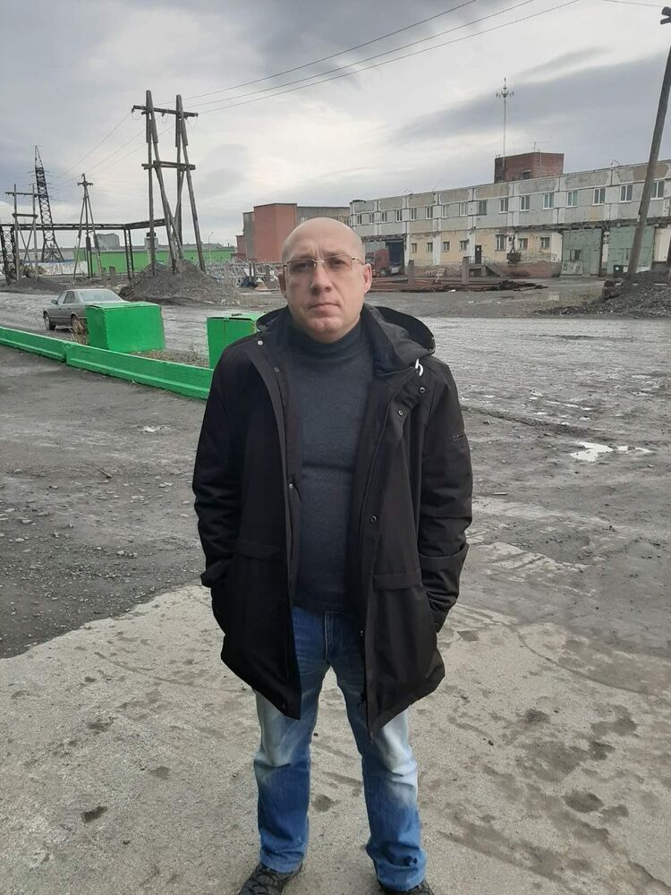  27610964  , 52 ,    