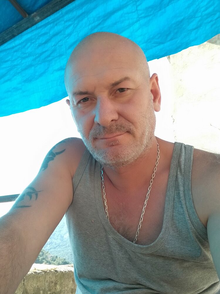  25129004  Mamuka, 44 ,    