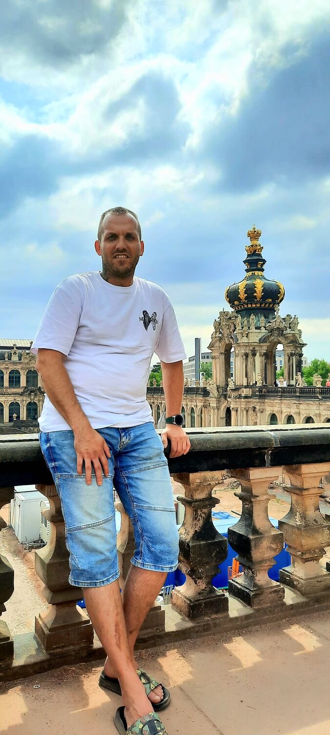  ,   Uldis, 37 ,   ,   , c , 