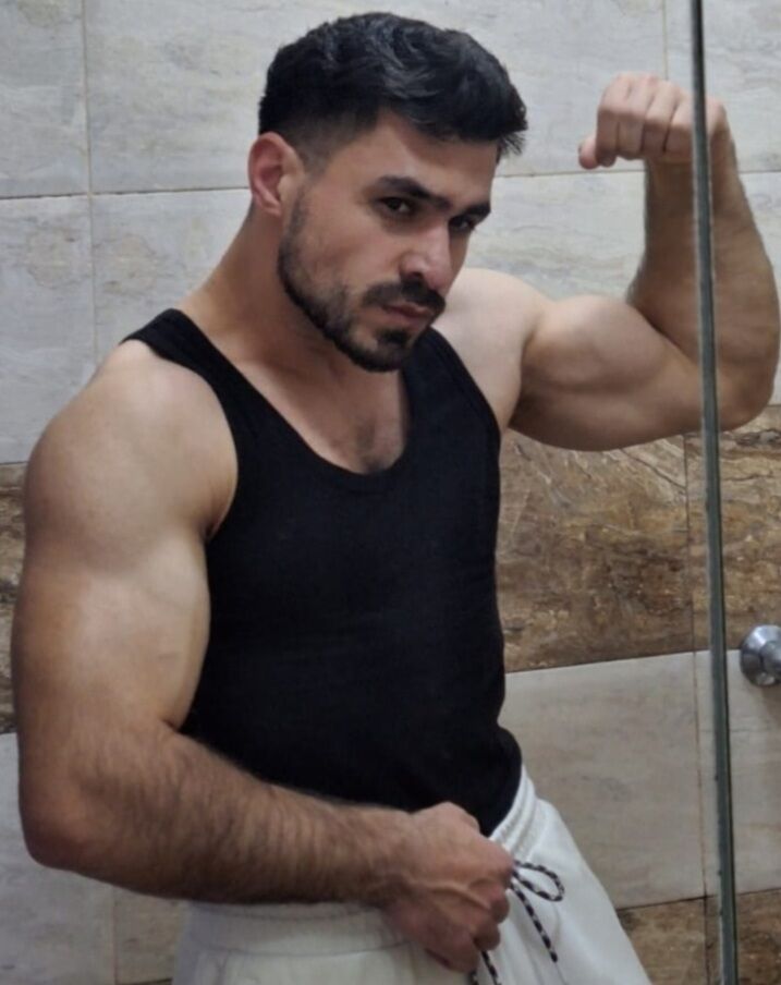  ,   Eli, 24 ,   ,   