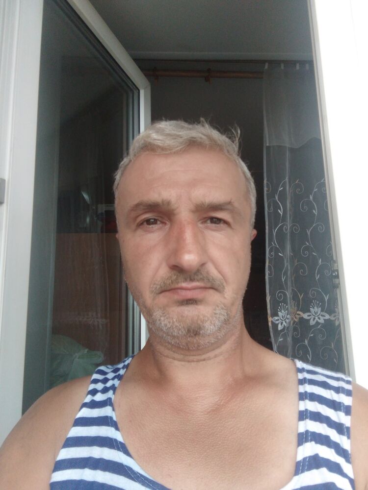  13143804  Andrei, 47 ,    