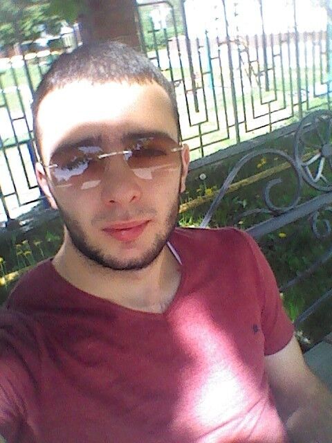  ,   Tony, 26 ,  