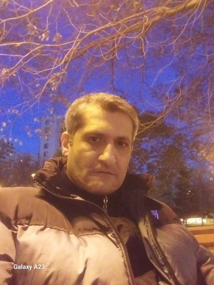  39758974  Sadiq, 46 ,    