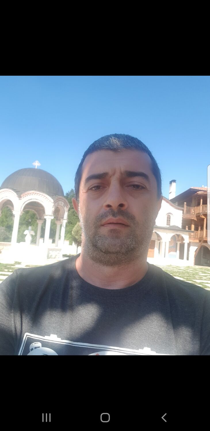  24802604  Samvel, 46 ,    