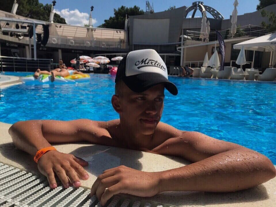 29457504  Vlad, 26 ,    