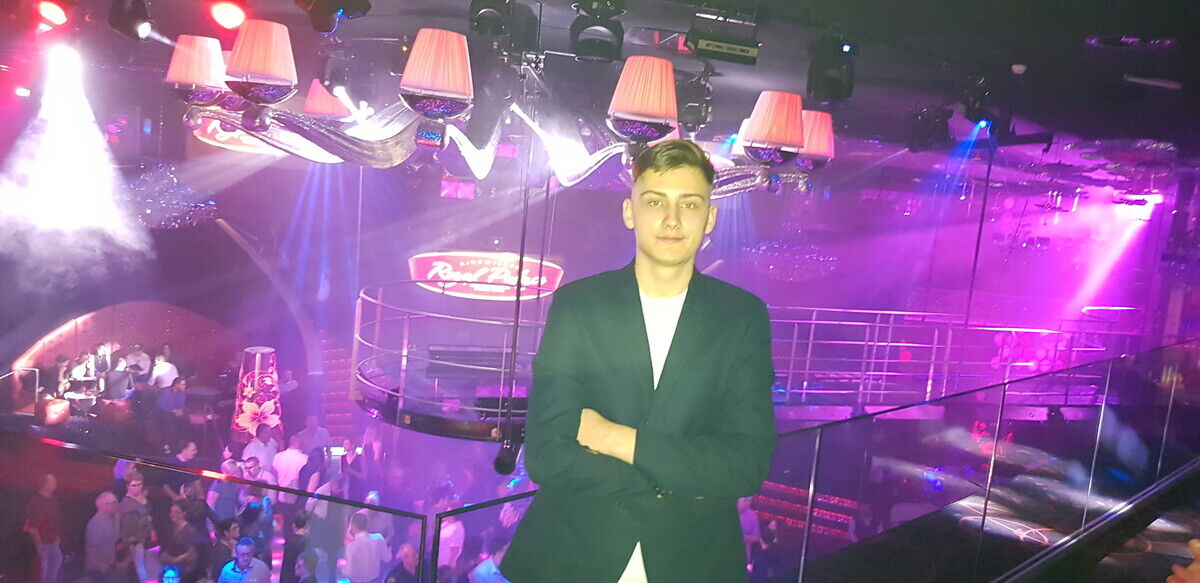  Stuttgart,   , 23 ,   ,   , c 