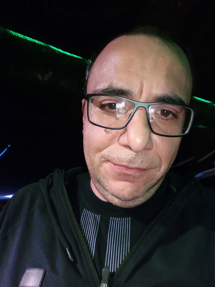  51286224  Niko, 48 ,    
