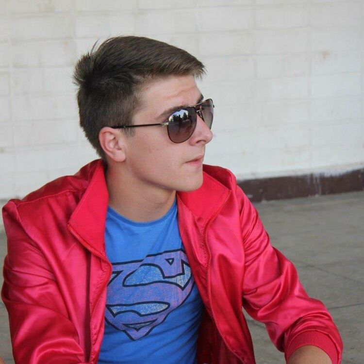  15817394  Arseniy, 24 ,    Reichenberg