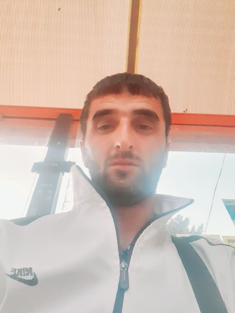  --,   Ali, 40 ,   ,   