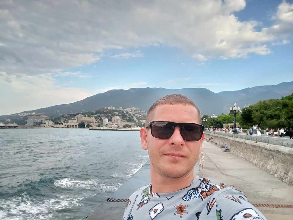  46137274  Artem, 35 ,    