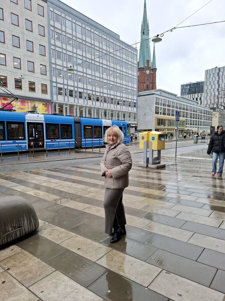  53350674  Elena, 59 ,    Sundbyberg