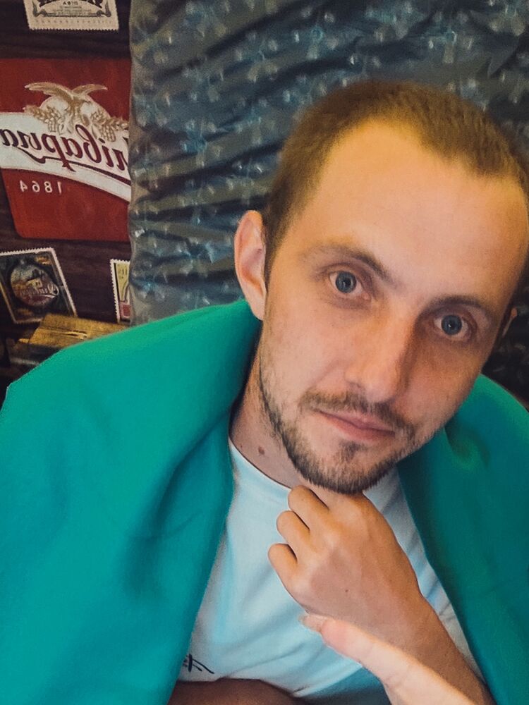  ,   Ivan, 33 ,   ,   