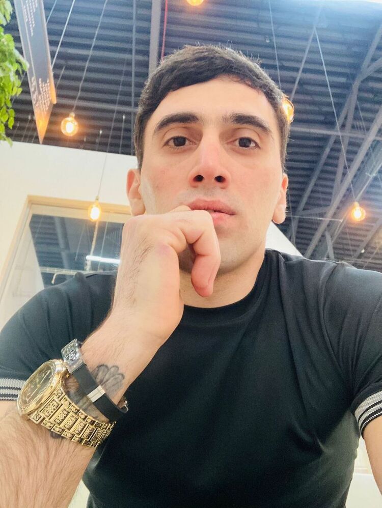  46107484  NAREK, 28 ,    