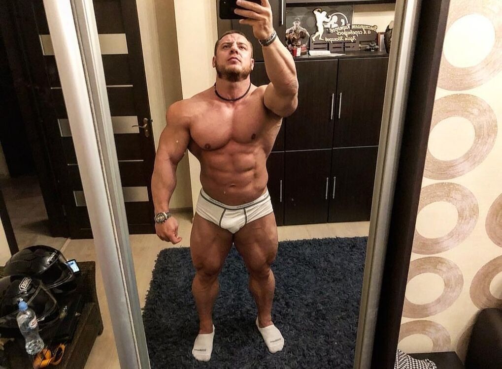  18361204  ALEX G, 42 ,    