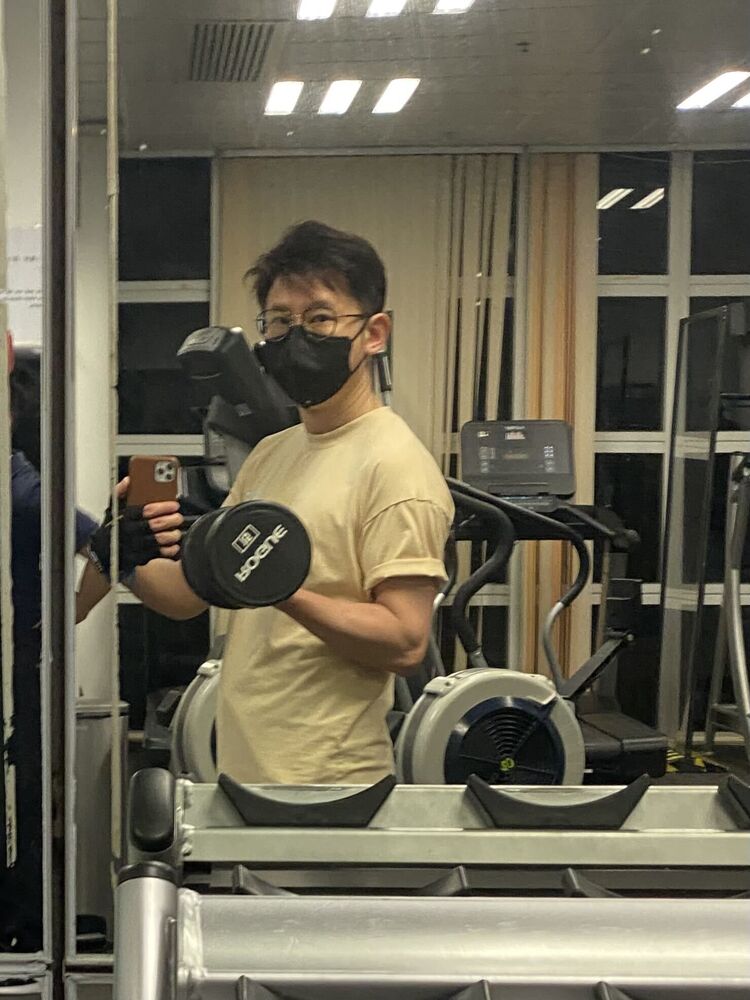 ���������� Hong Kong, ���� ������� Ambrose, 42 ����, ������������ ��� ������, ����� � ���������, c�������� ���������