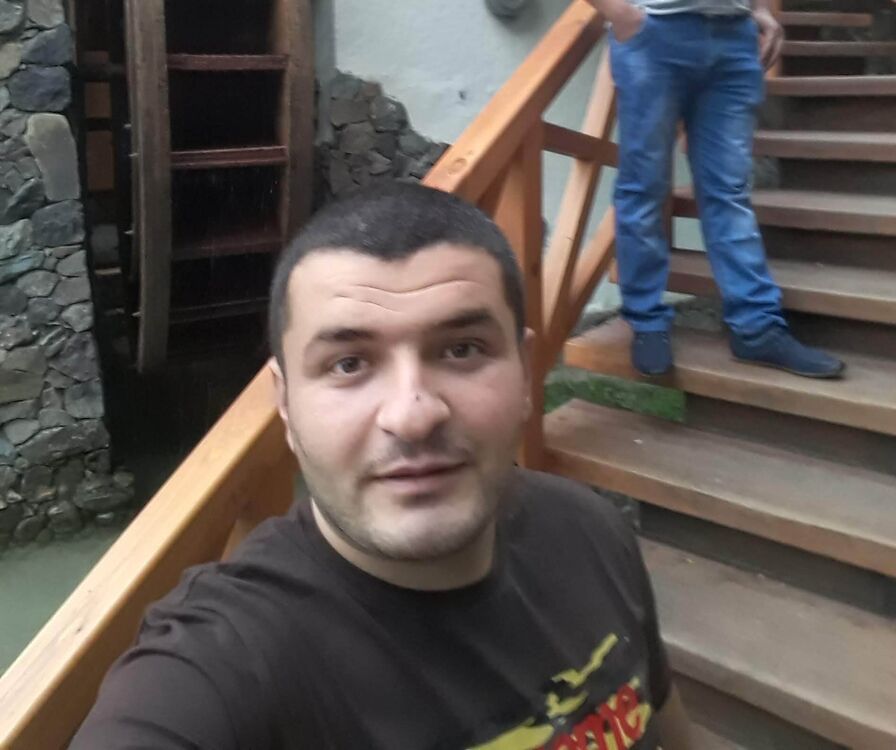  52792244  , 32 ,    --
