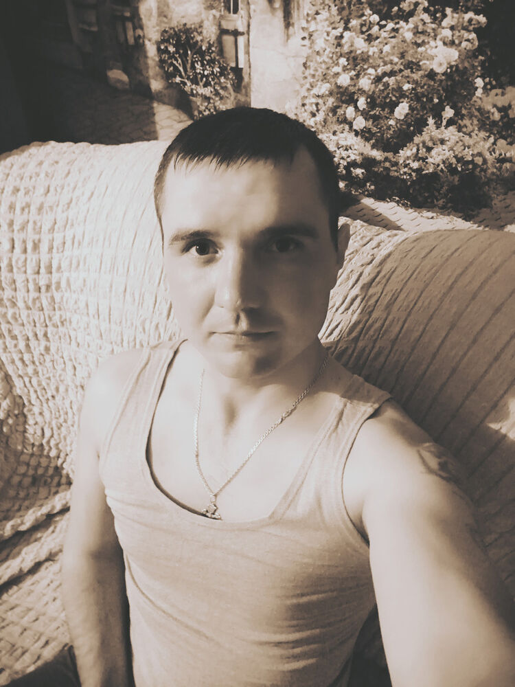  19304414  YEVGENIY, 35 ,    