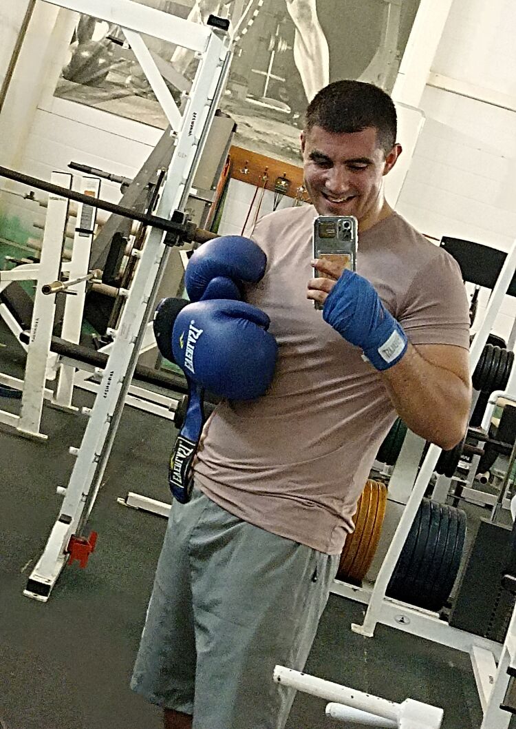  37828644  Daniel, 28 ,    