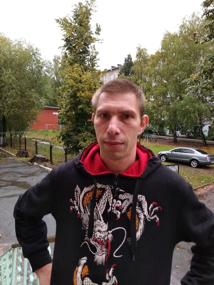  13788504  Evgenii, 42 ,    
