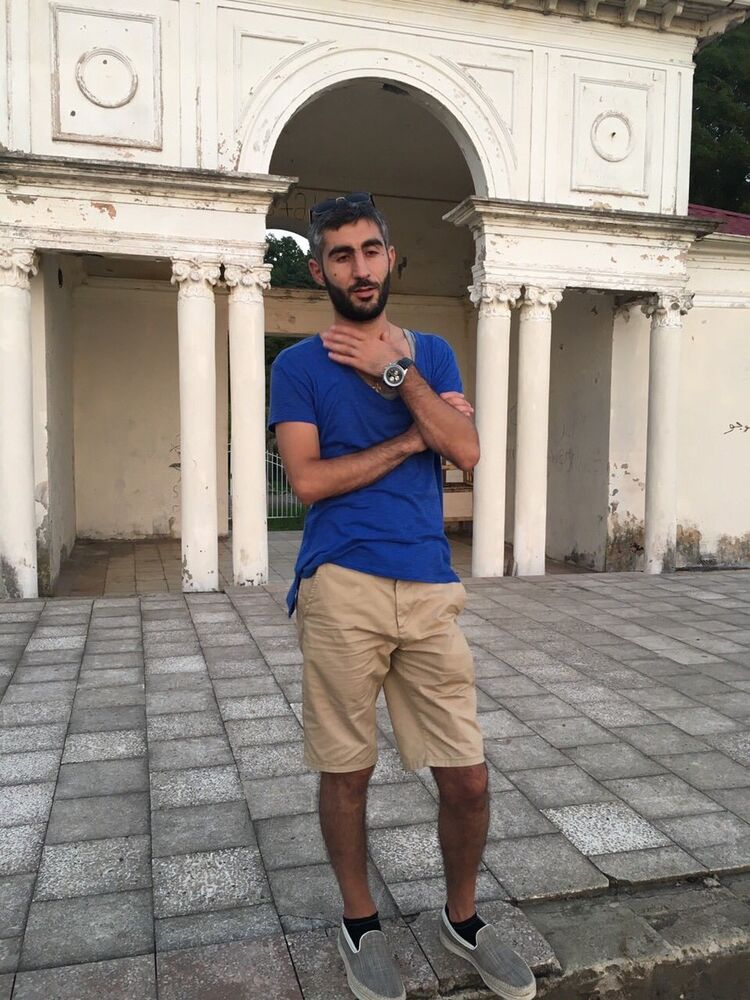  13293754  Vahe, 36 ,    