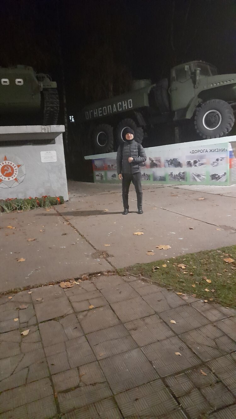  31854834  Jalolbek, 25 ,    