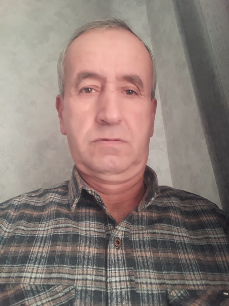  48977464  Amin, 54 ,    