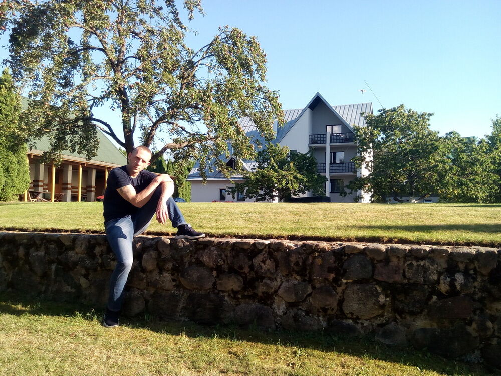  ,   Sergej, 47 ,   ,   , c 