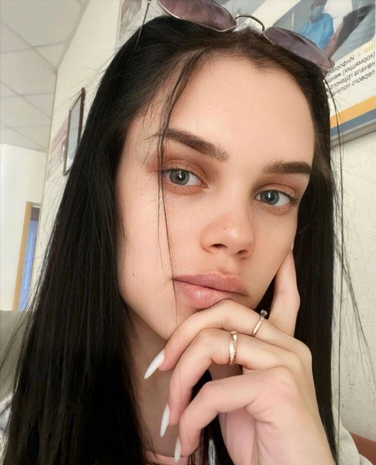  ,   Miss Dmon, 23 ,   