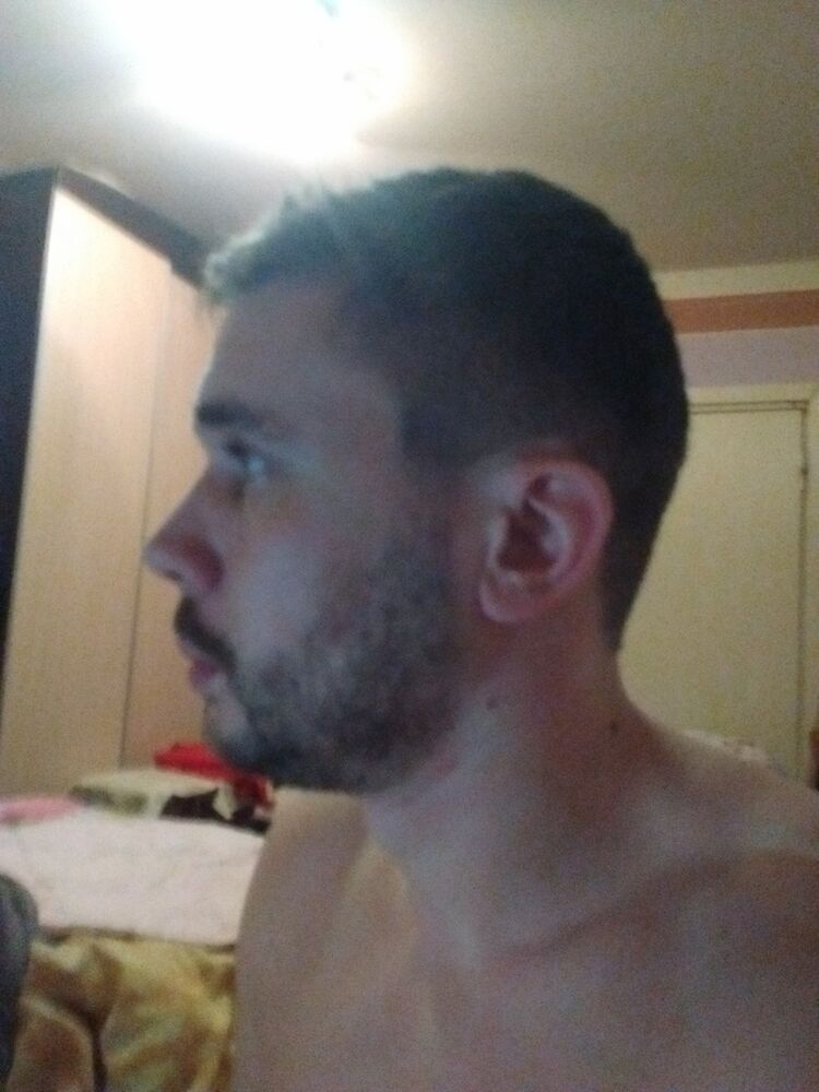  12208574  Viktor, 36 ,    