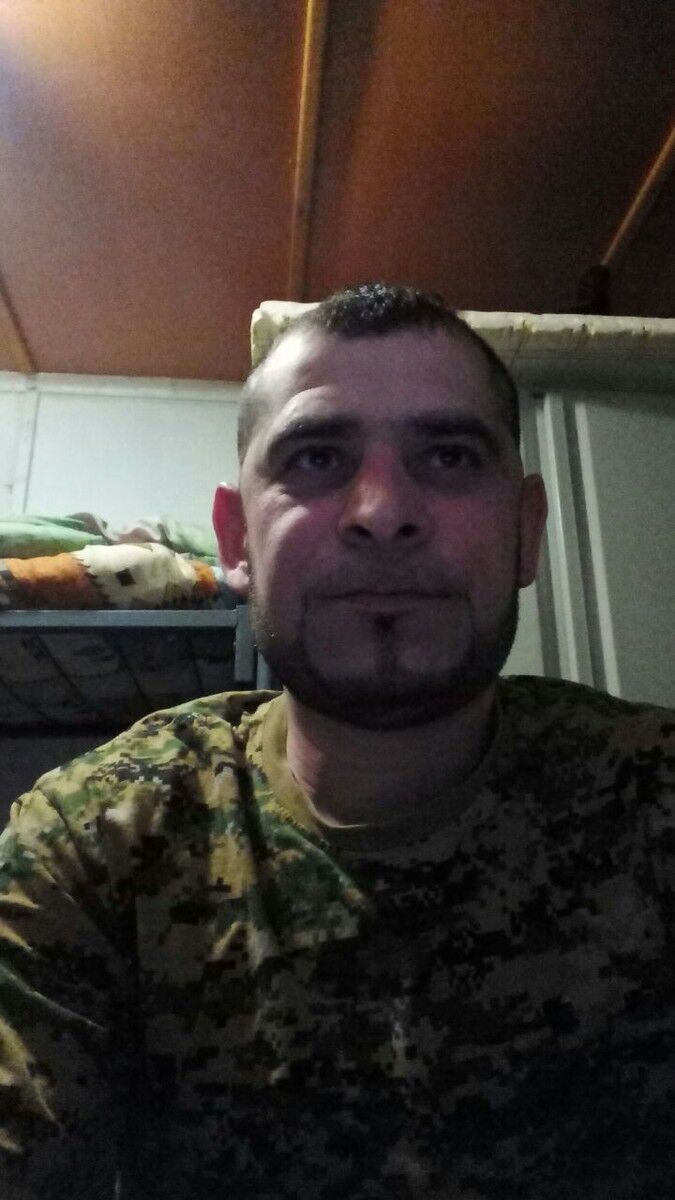  11814584  Mansur, 41 ,    