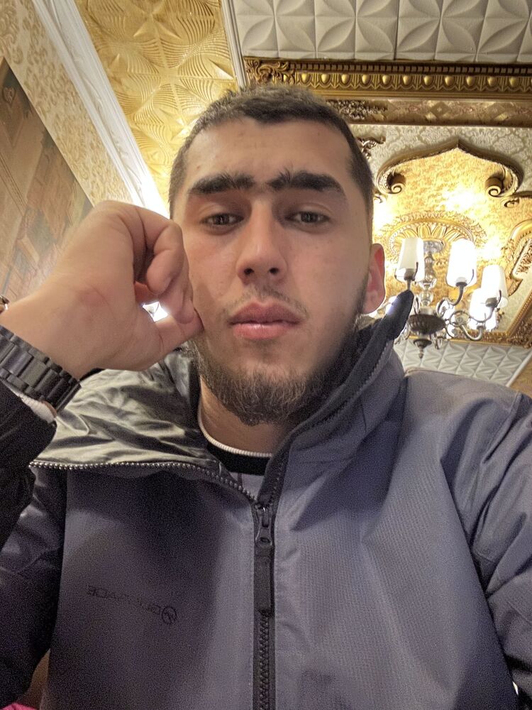  ,   Ali, 25 ,   ,   