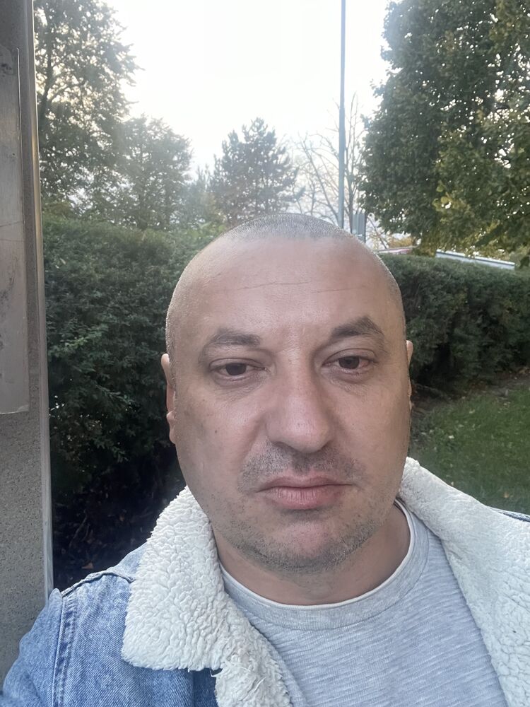  40605124  Ivan, 39 ,    Praha