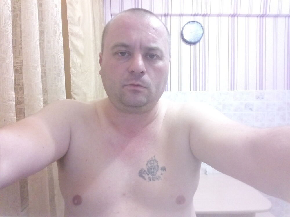  13738124  Aleksandr, 44 ,    