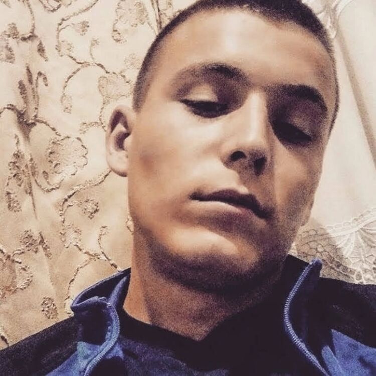  53970354  Daniel, 25 ,    