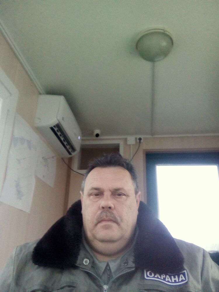  18187604  OLEG, 60 ,    
