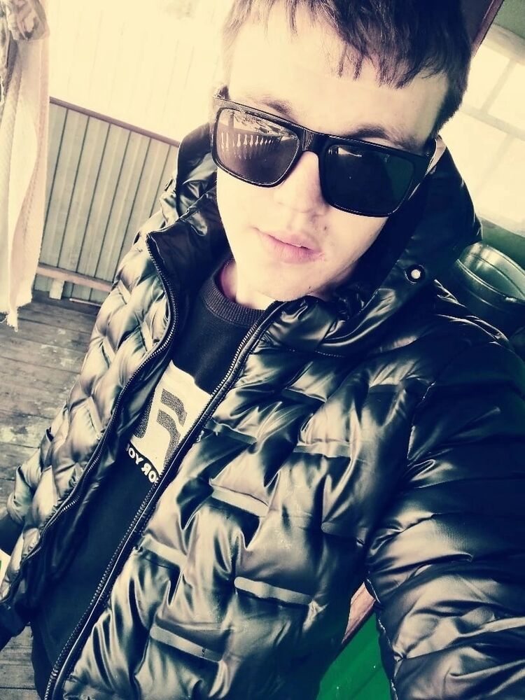  27104144  Ivan, 24 ,    