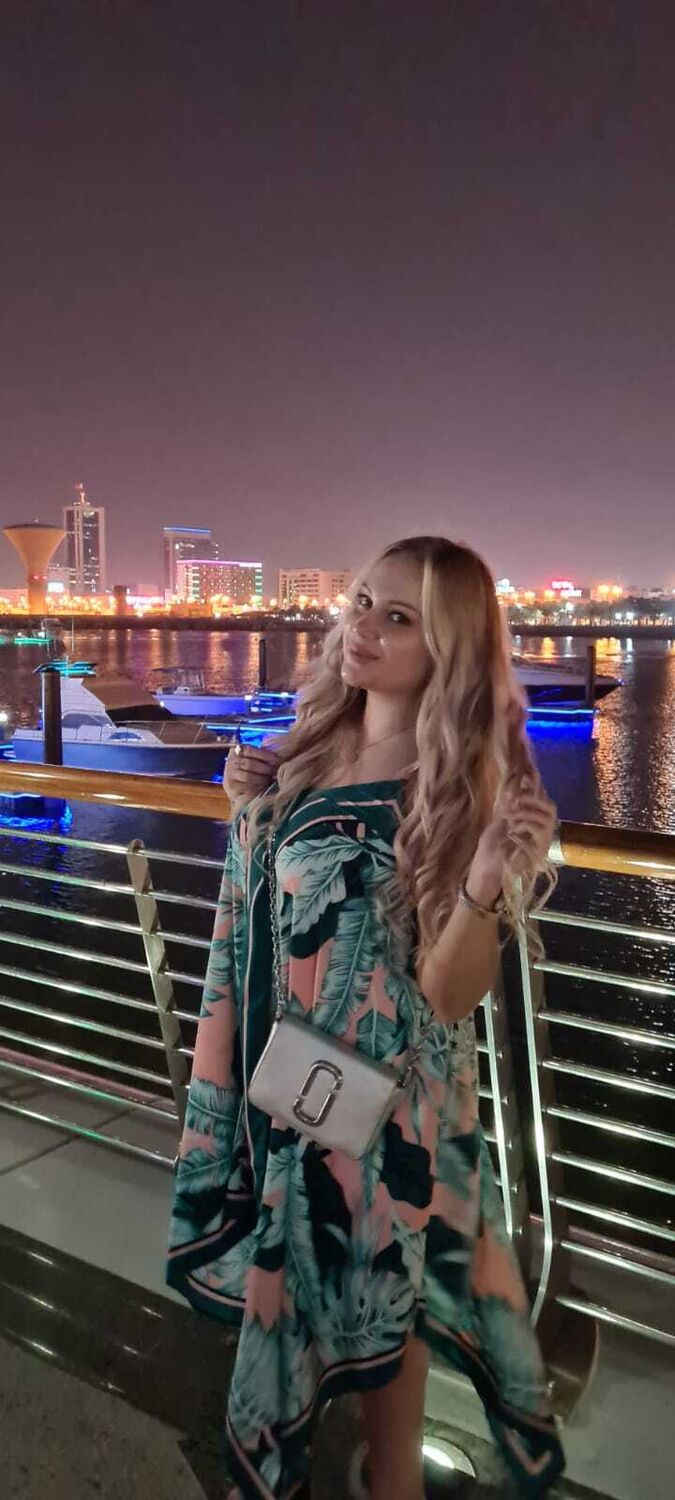  ,   Nina, 32 ,   ,   