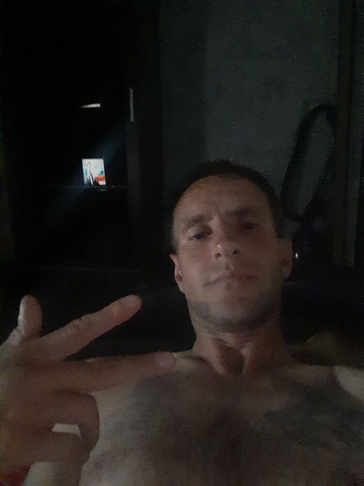  44214104  Mikhail, 36 ,    