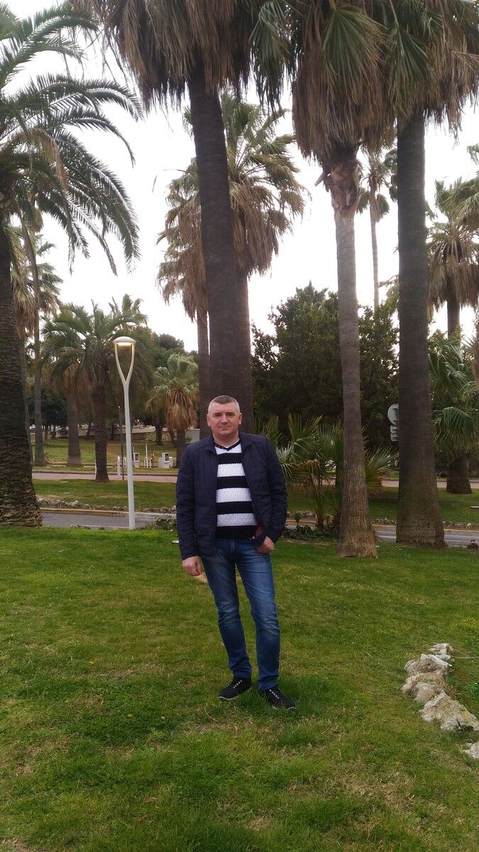  ,   Vitalie, 49 ,   ,   , c 