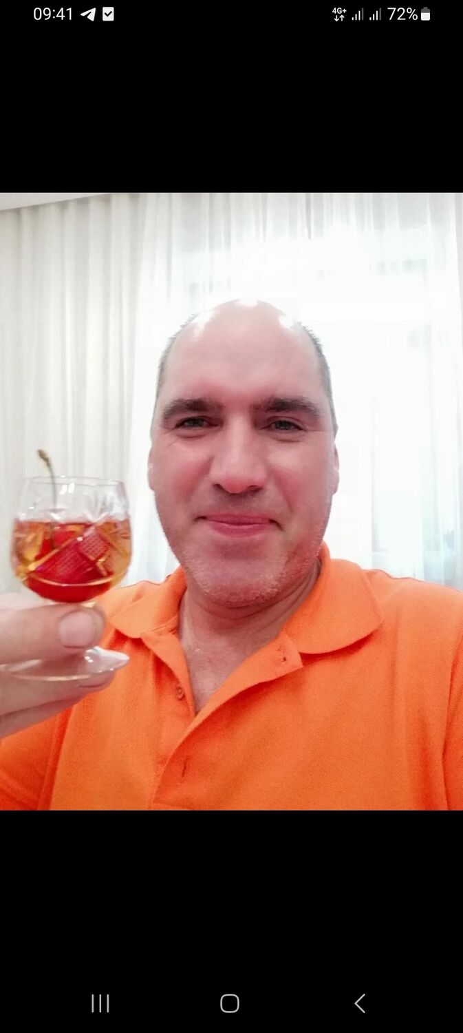  46352734  Nikolai, 51 ,    