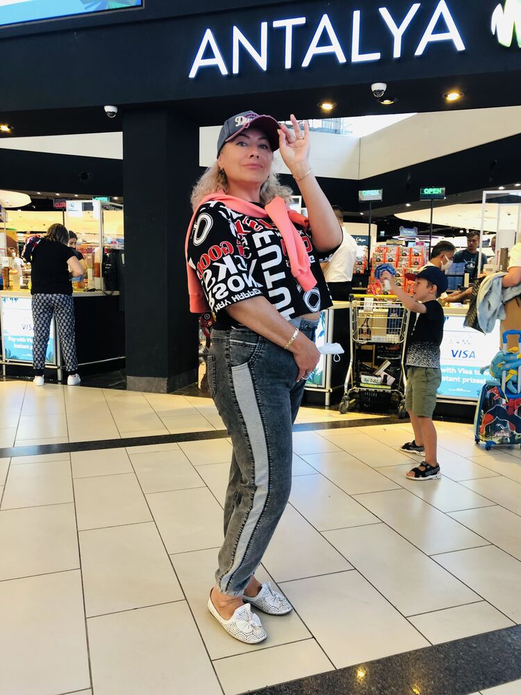  26606654  Linda, 42 ,    